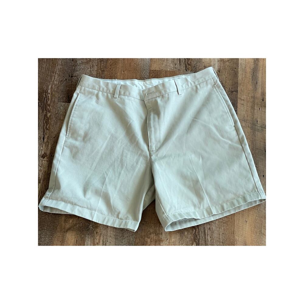 L.L. Bean khaki tan flat front shorts size 38 100% Cotton